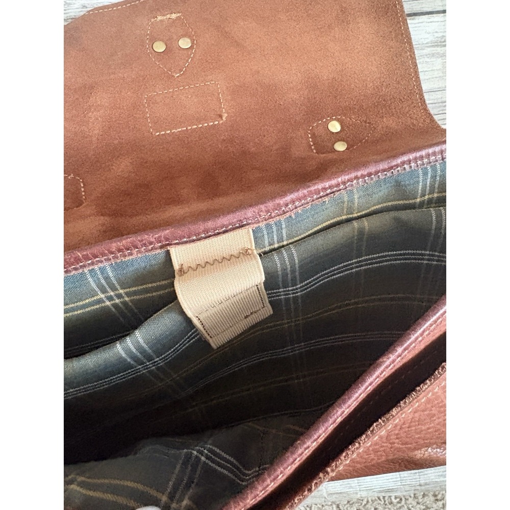 Duluth Lifetime Leather All-Business Briefcase Brown Leather - Picture 10 of 13